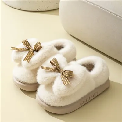 Modne damskie kapcie